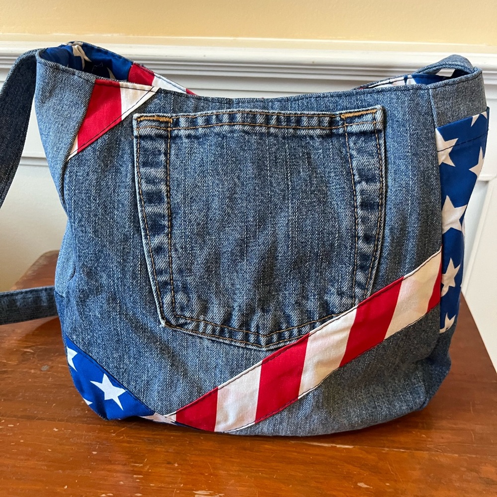 Stylish Denim Handmade Upcycled Crossbody Bag with American Flag Design - Picture 2 of 4